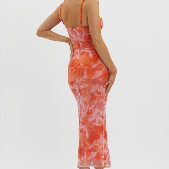 Selfie Leslie Vibrant Orange Floral Midi Dress - Picture 2 of 4